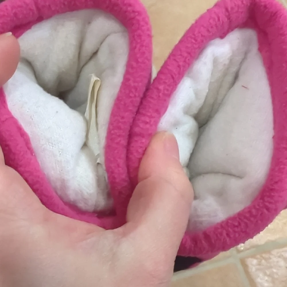 Pink Fleece Gloves Ages 8-16. Warm And Cozy!